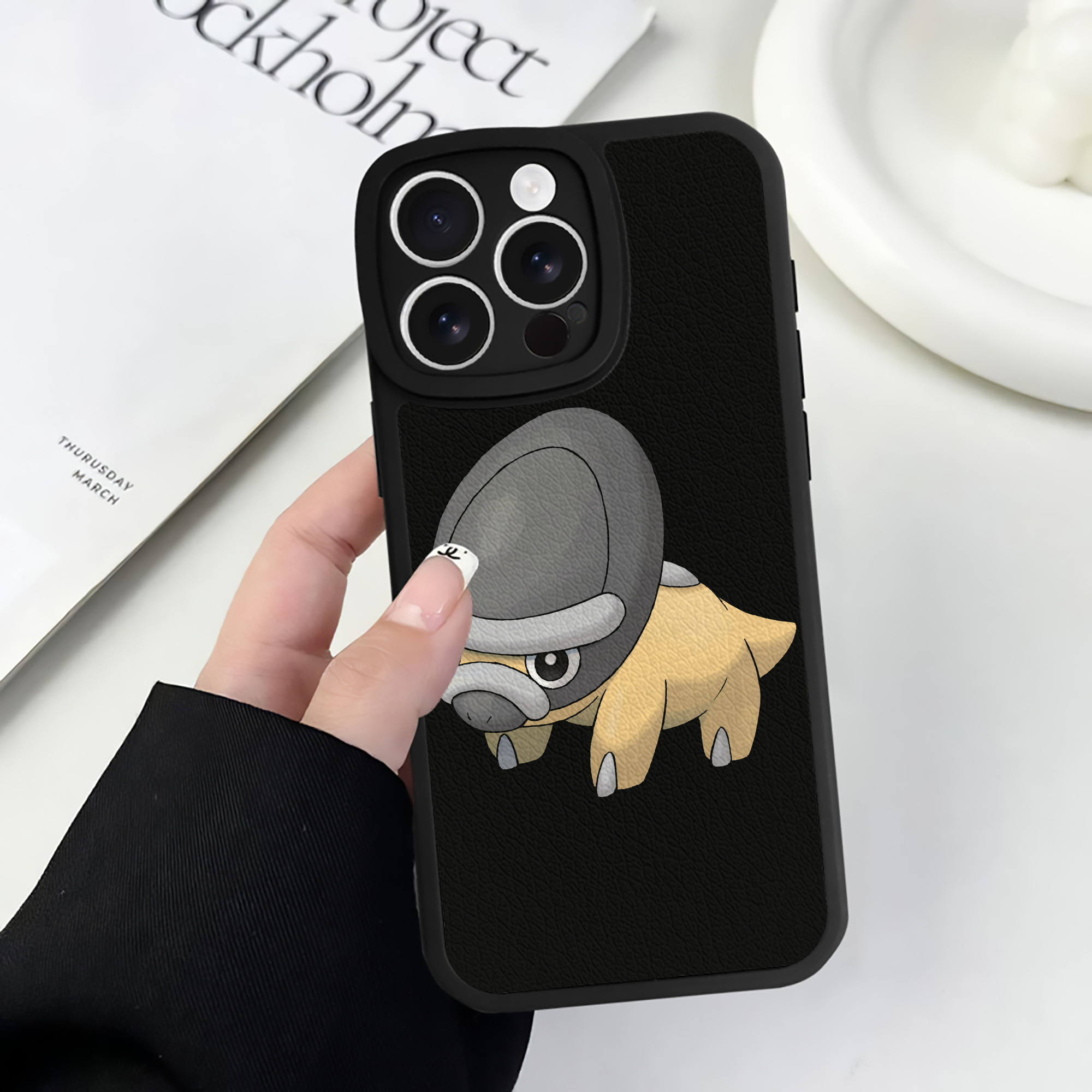 （画像用） ポケットモンスター Pokémon 【iPhone 16シリーズ対応】シリコンスマホケース（レザー調） 材質：シリコン